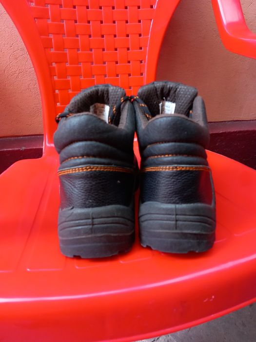 Ghete piele mar. 38