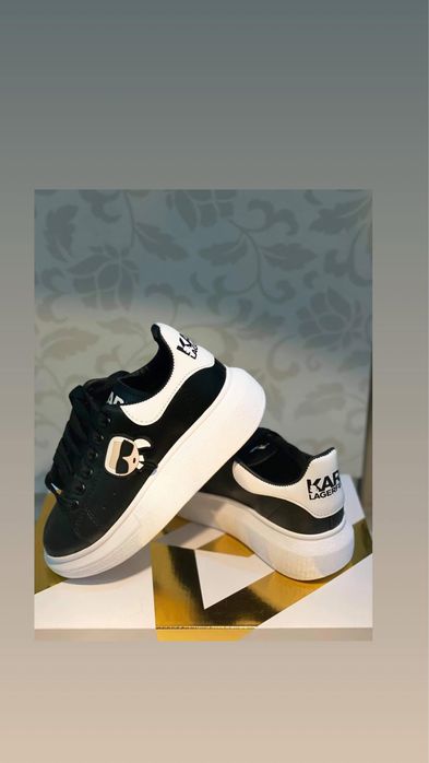 Tenesi karl lagerfeld