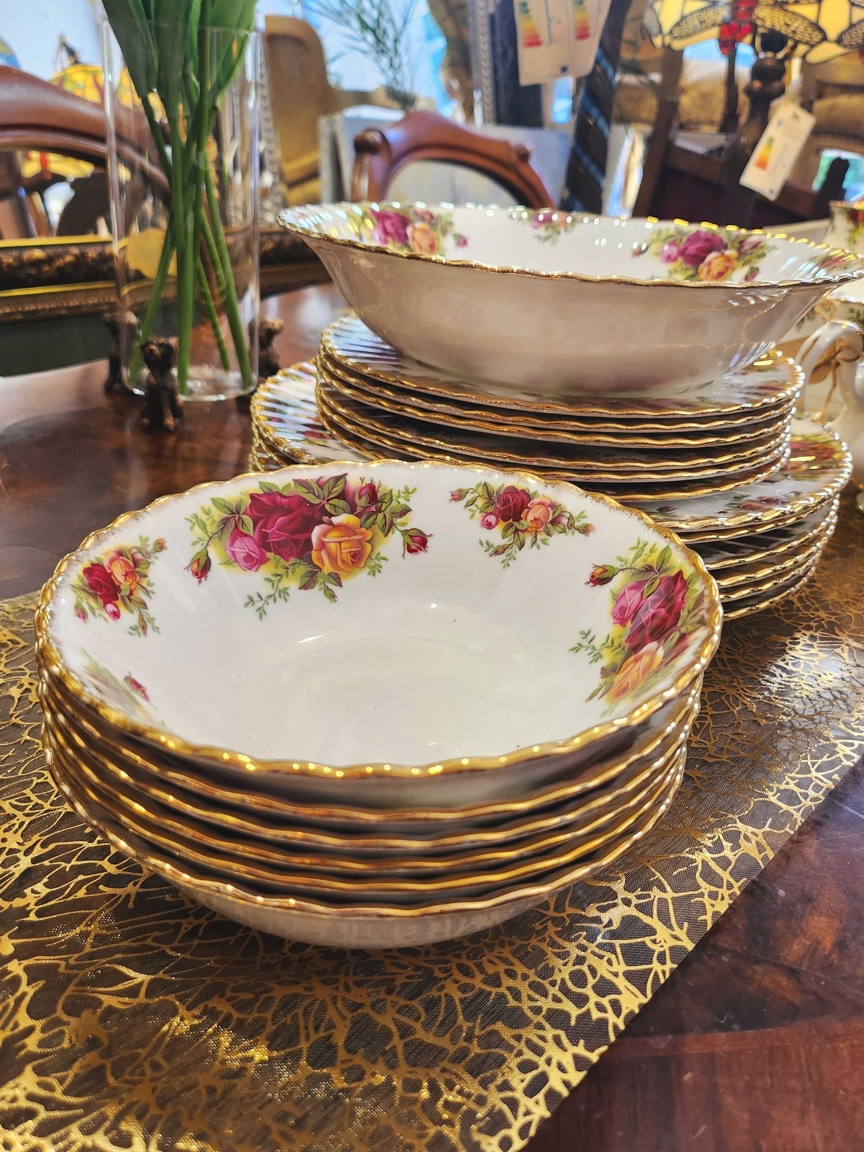 Луксозен сервиз Royal Albert Old Country Roses за 6 души, 50части