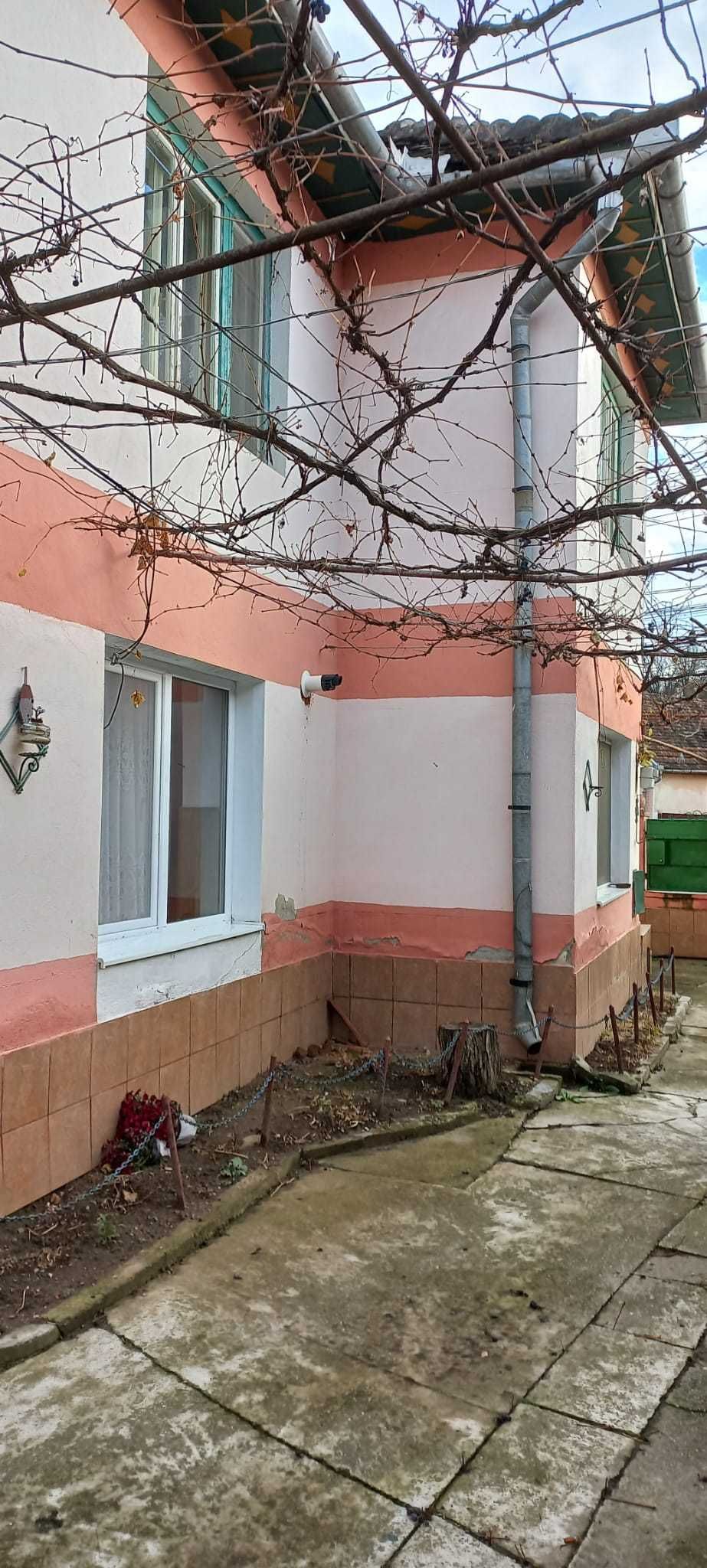 Casa de vanzare in Agnita cu 6 camere, parter si etaj + teren 800 mp