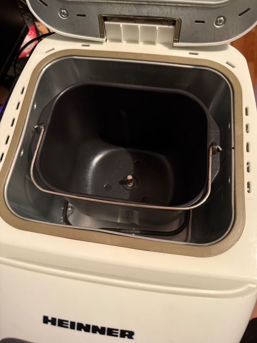 Хлебопекарна  Heinner 700W – 12 програми