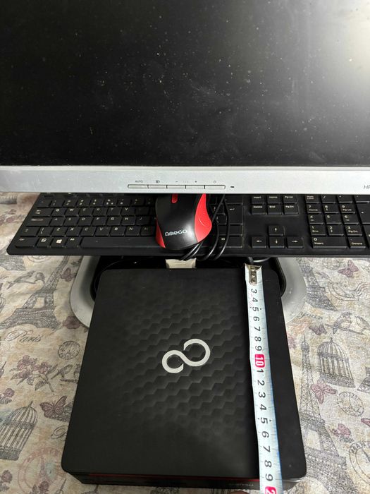Mini PC FUJITSU ESPRIMO Q920 i3/16GB/1TB HDD+monitor 19