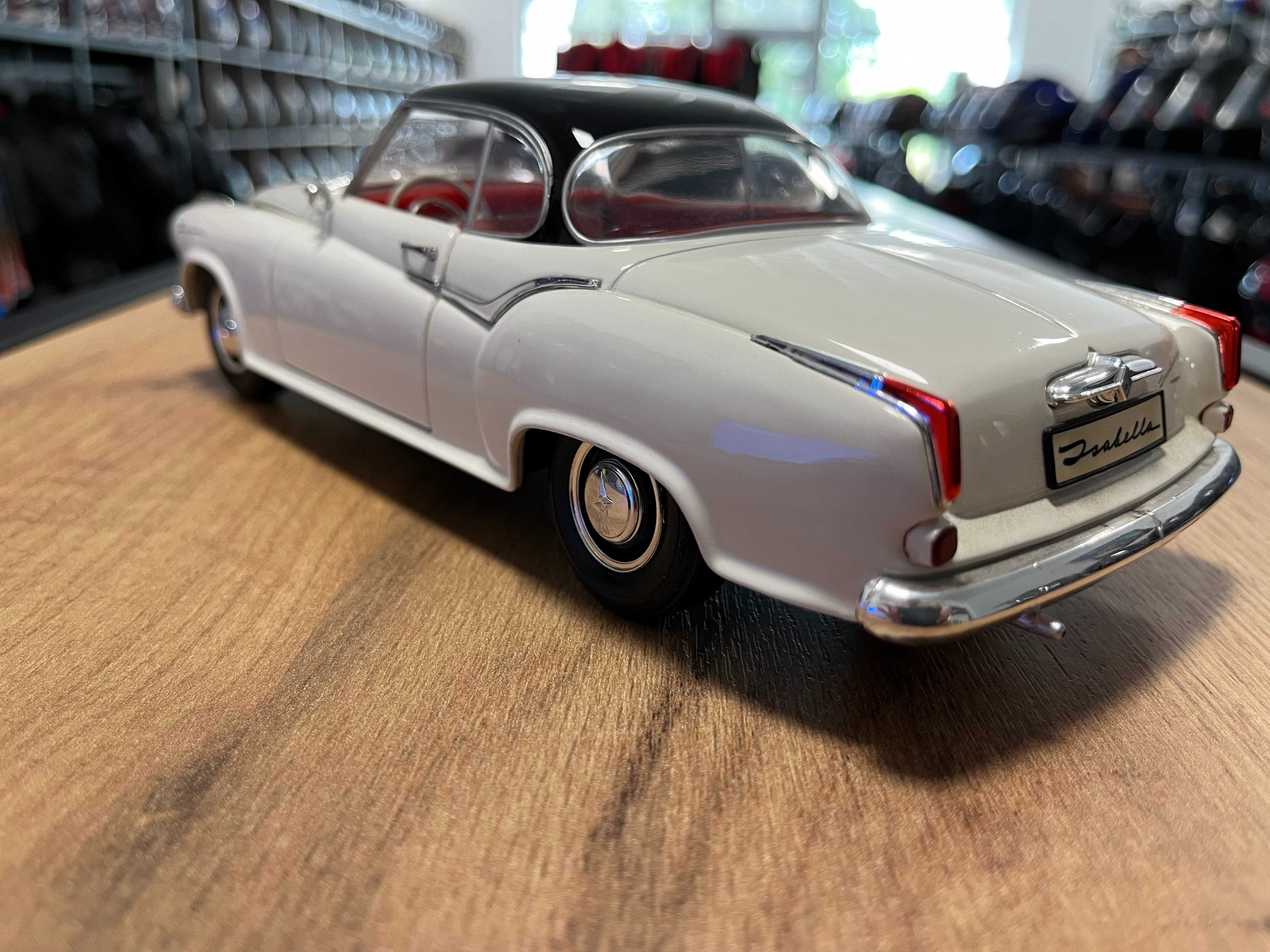 REVELL  метален колекционерски модел количка BORGWARD Isabella  1:18