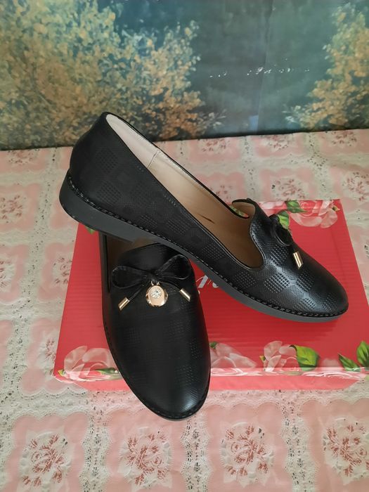 Продаю женские туфли.