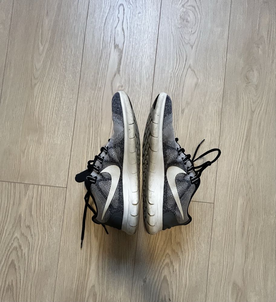 Pantofi de alergat nike