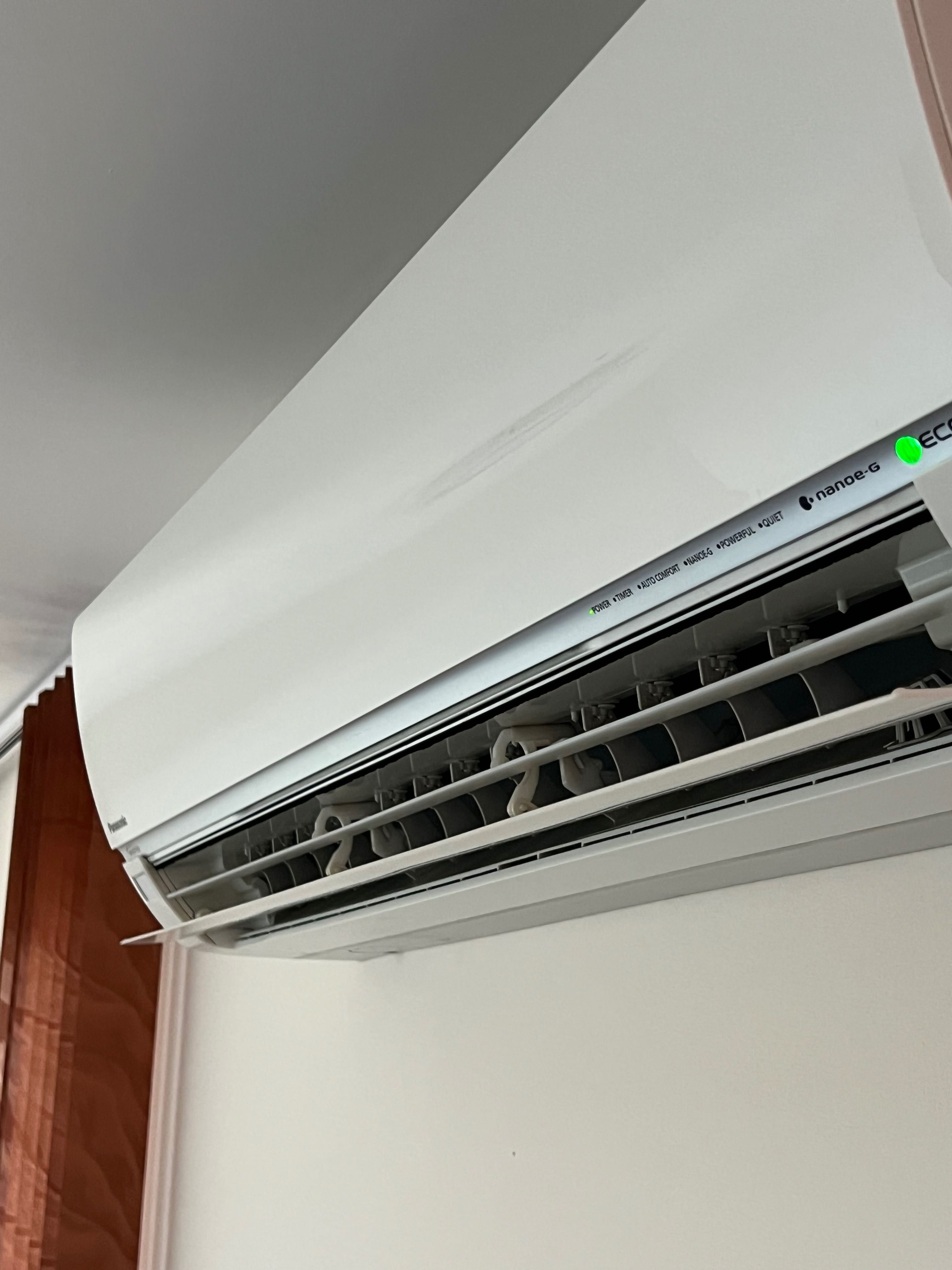 Продавам климатик Panasonic