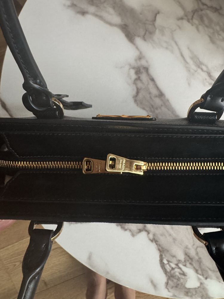 Чанта Prada Galria
