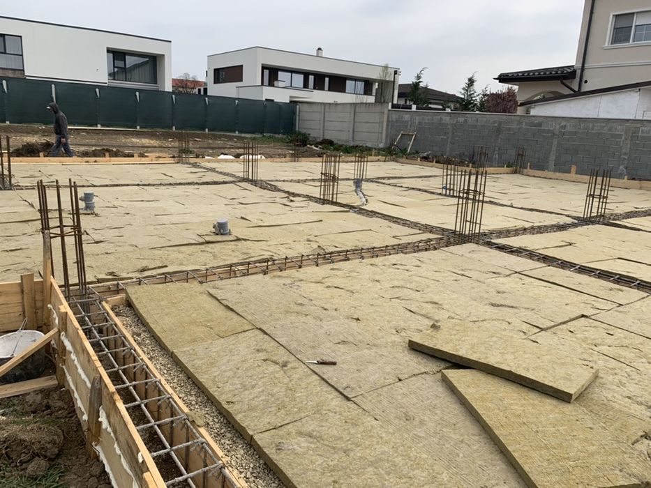 Construim Case la ROȘU/ GRI / CHEIE, Renovam apartamente , Termosistem