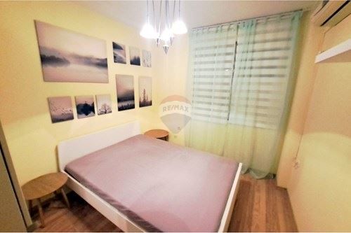 Дава се под наем Тристаен апартамент в Варна, Бриз - 150 кв.м за 850 € - Снимка #8