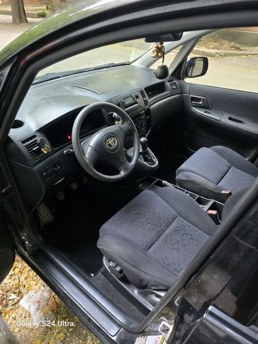 Toyota Corolla Verso, 2.0, 2002 г.
