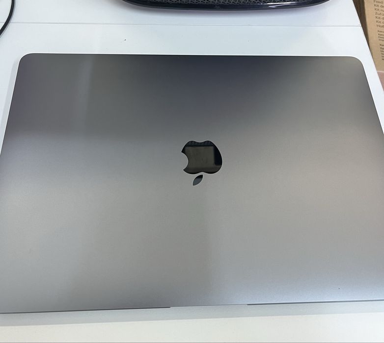 Macbook Air M1 - 8гб/256 гб