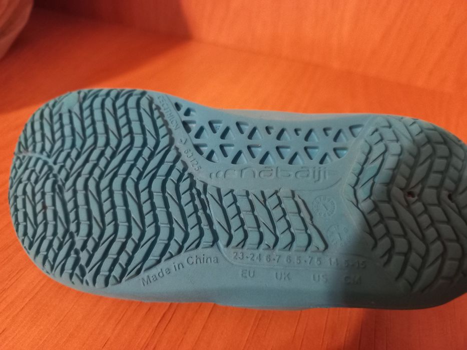 Vând set halat baie și papuci fetite 1-3 ani