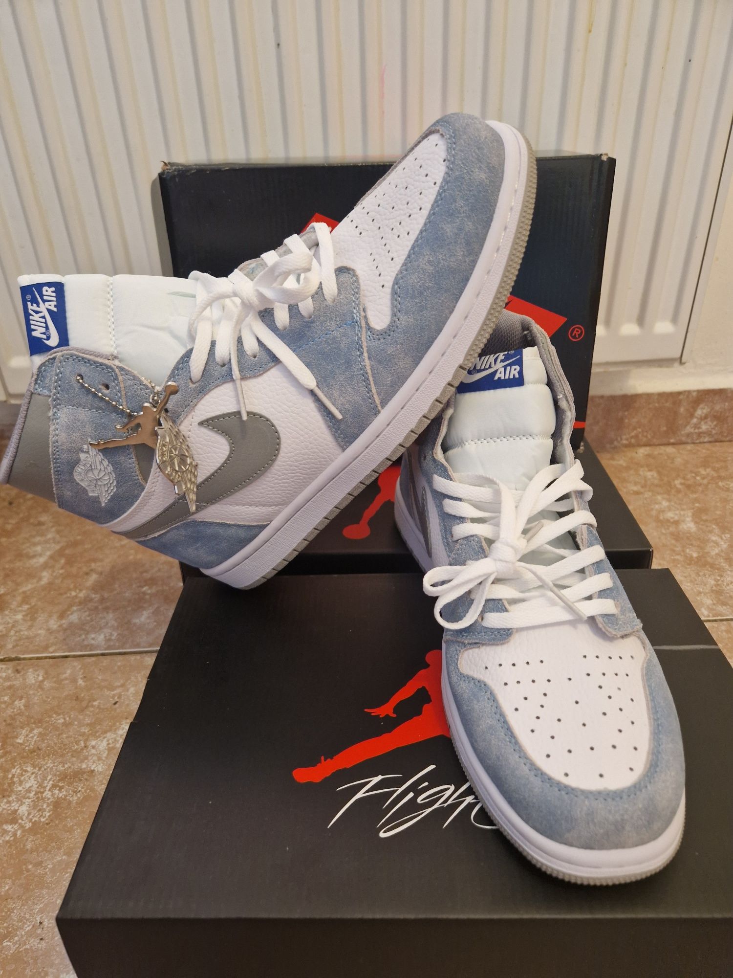 Jordan Hyper Royal Smoke Grey