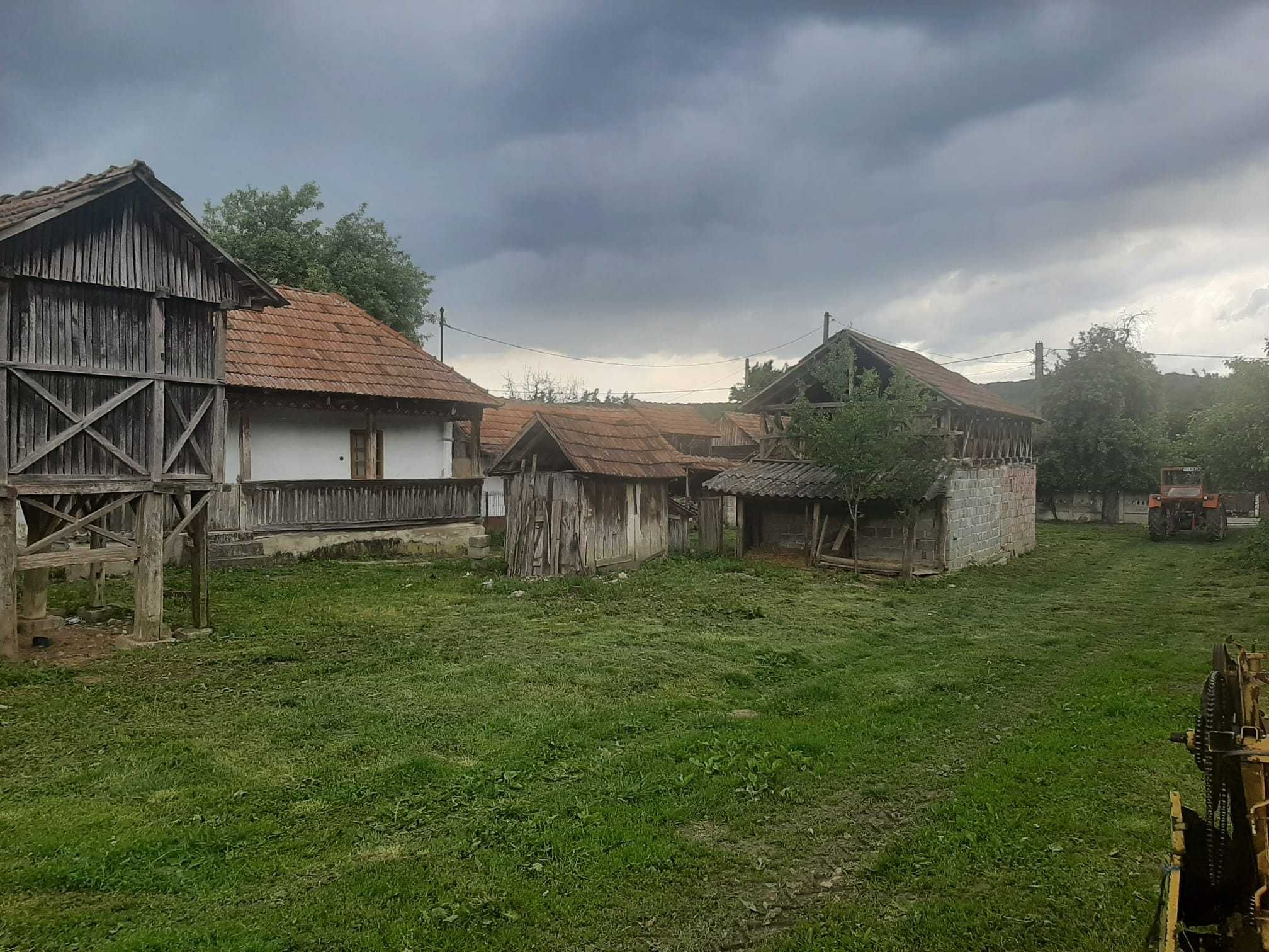 TEREN si LOCUINTA batraneasca
