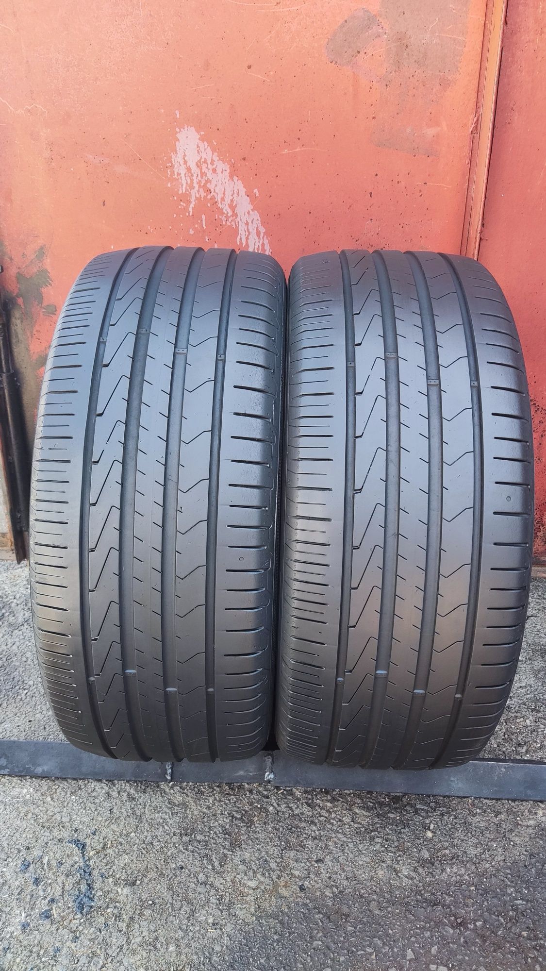 2бр. летни гуми 235/45/18 Hankook Ventus Prime 3
dot21
6.7mm
Добро със
