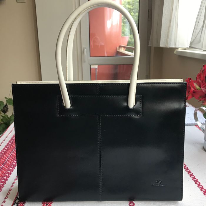 Страхотна нова кожена дамска чанта в два цвята