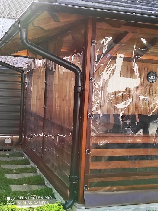 Închideri foișoare cu prelată transparentă .