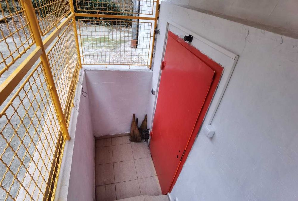 Дава се под наем Едностаен апартамент в София, Център - 10 кв.м за 204 € - Снимка #10