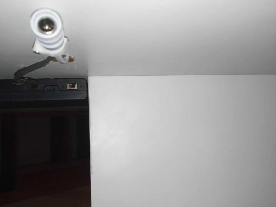 Холна маса Аурора с включено RGB LED осветление и дистанционно.