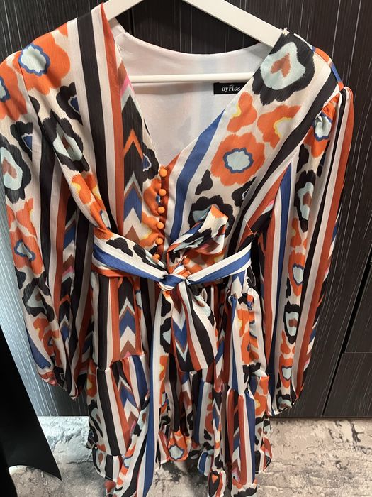 Цветна рокля , подходяща и за ежедневието