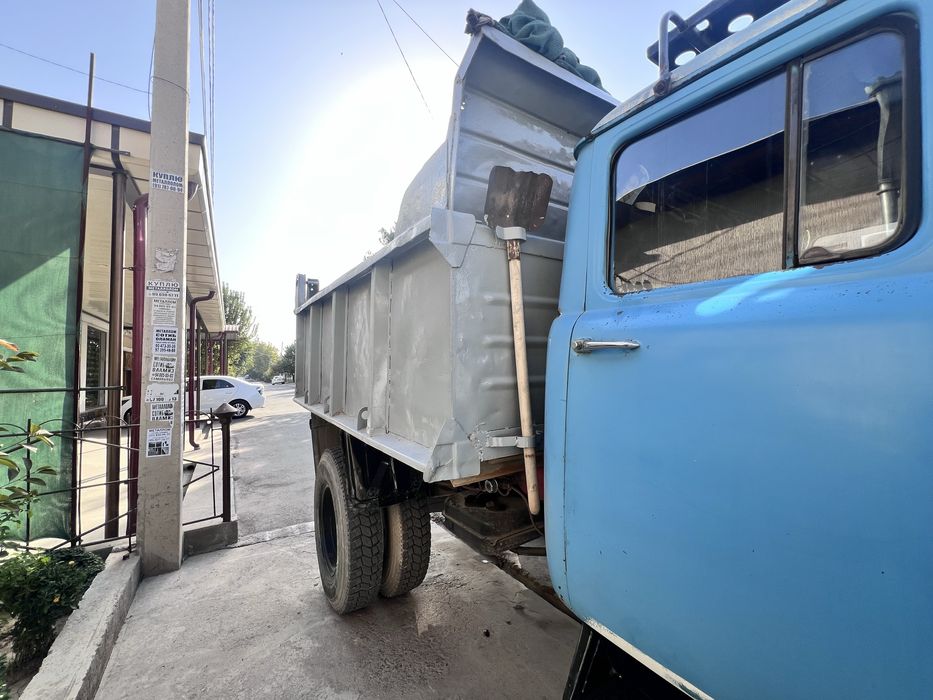 Zil 1984 yil yaxshi xolatida qarab xaydalgan