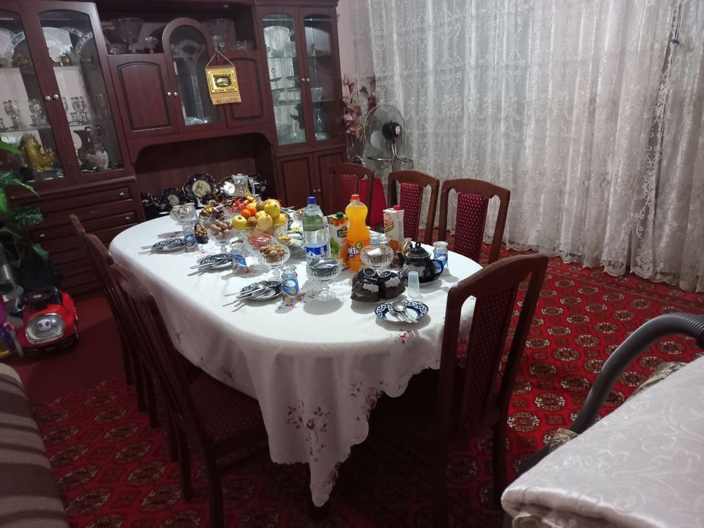Ховли уй сотилади.