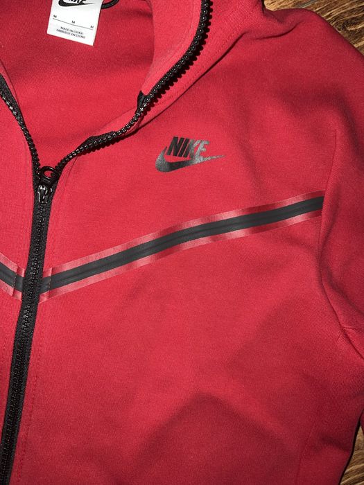 Vand Nike Tech Fleece Roșu