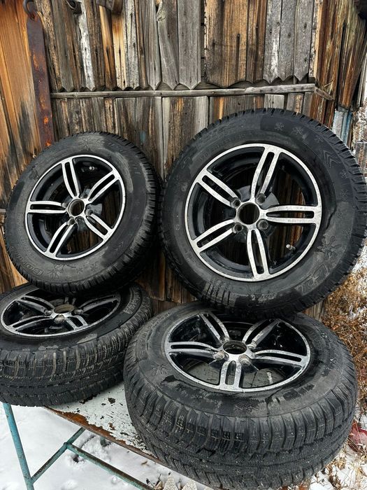 Комплект колёс на 13, липучка, почти новые