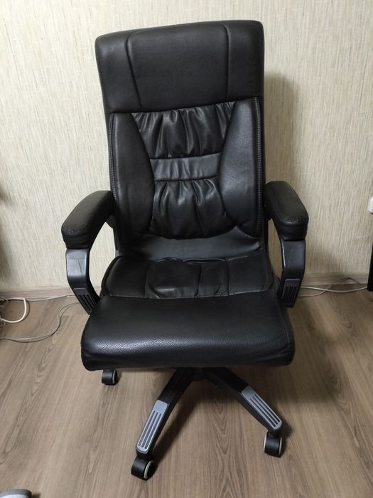 Продам компьютерное офисное кресло для руководителя