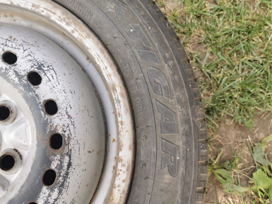 2 Jante cu cauciuc pentru dacia papuc