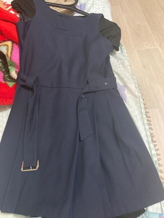Продам школьный сарафан в идеальном состоянии цвет синий