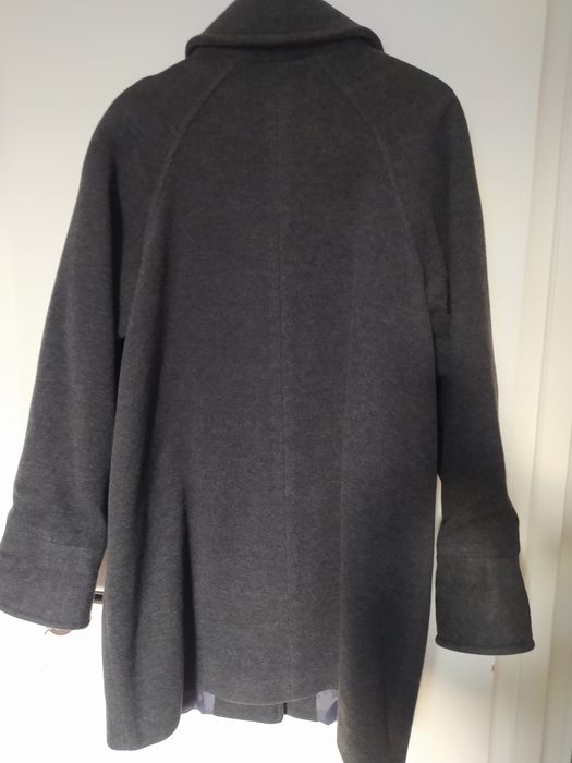 Вълнено сиво палто