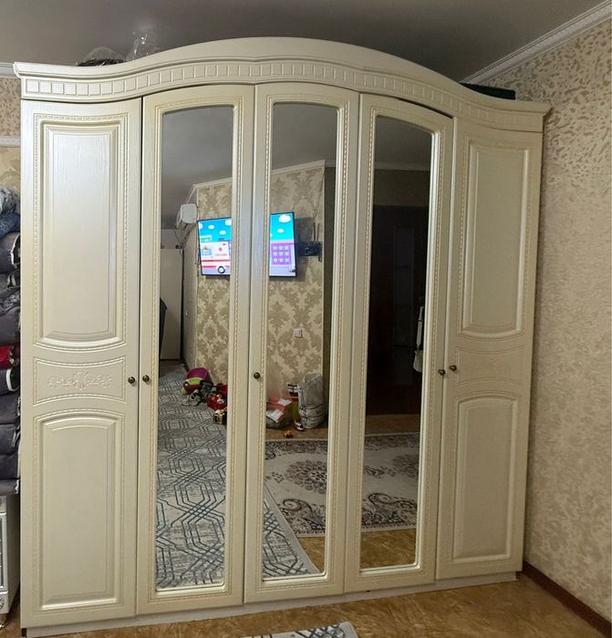 Спальный гарнитур