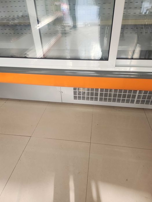 Хладилна витрина