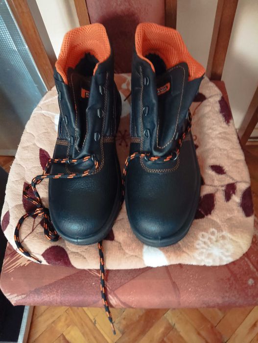 Обувки за работа