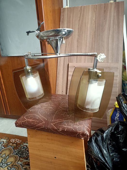 Продам люстру хорошая