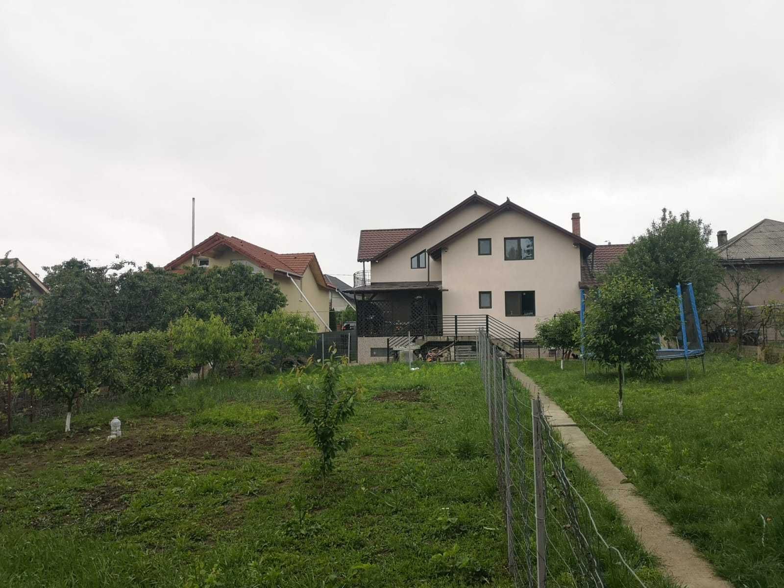 Vilă de vânzare – Pașcani, cartier Aerodrom – 1.000 mp teren
