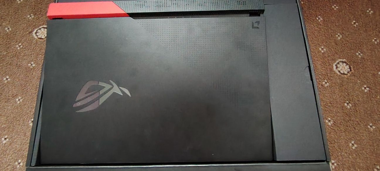 Asus rog g513QY RYZEN 9