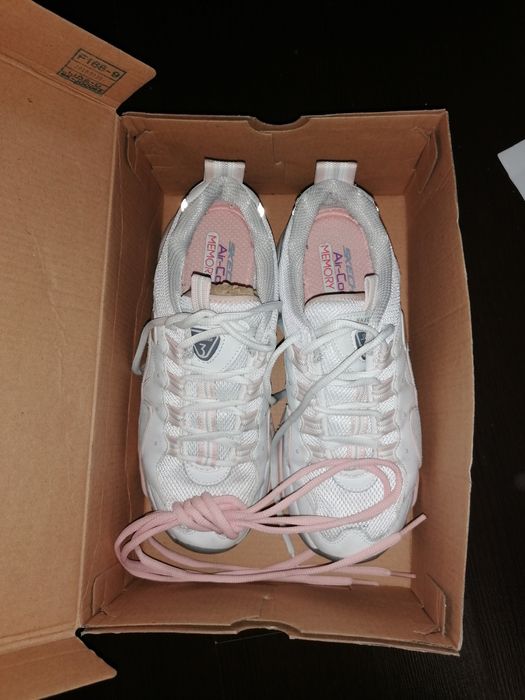 Skechers dama măr. 38