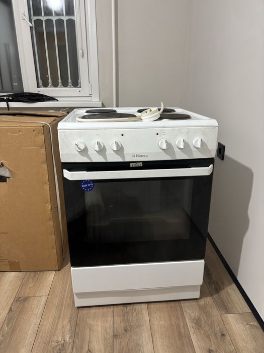Продам плиту Hansa.