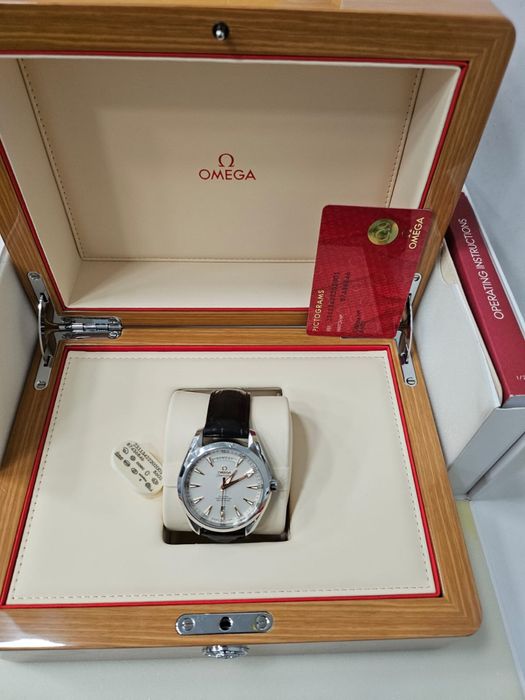 Ceas Omega Seamasters Aqua Terra Day - Date White Dial