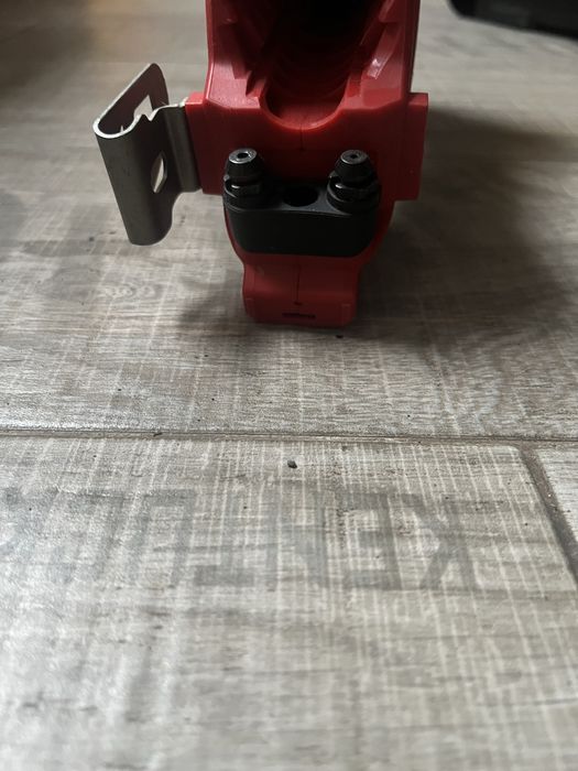 Pistol nituri Milwaukee