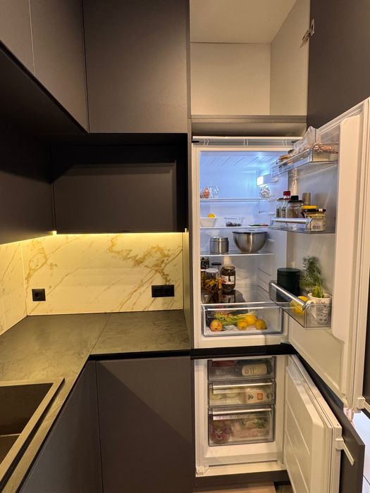 Напълно оборудвана кухня за вграждане с всички ел. уреди