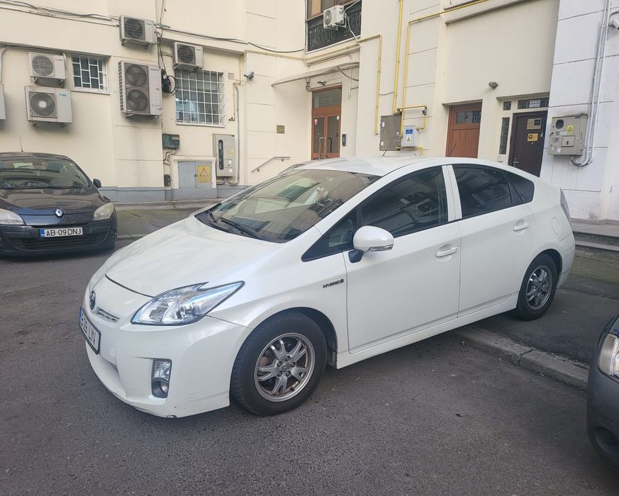 Închirieri Masini Electrice Hybrid Toyota Corolla  imobiliarenonstop