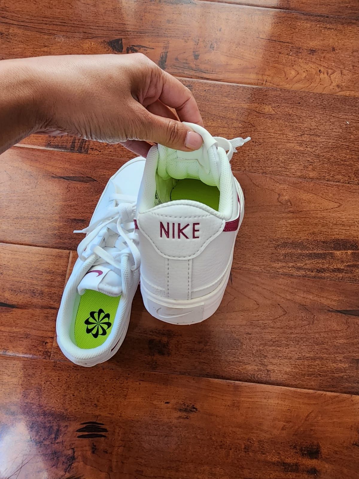 Продам новые кеды оригинал Nike