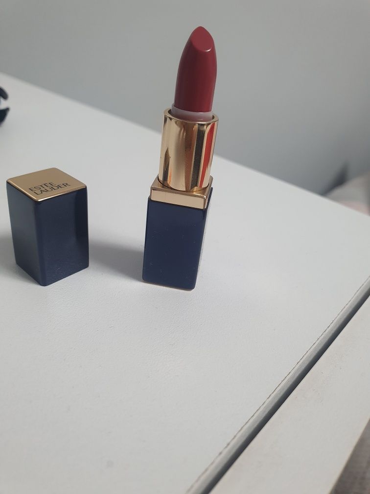 Червило Estee Lauder Есте Лаудер