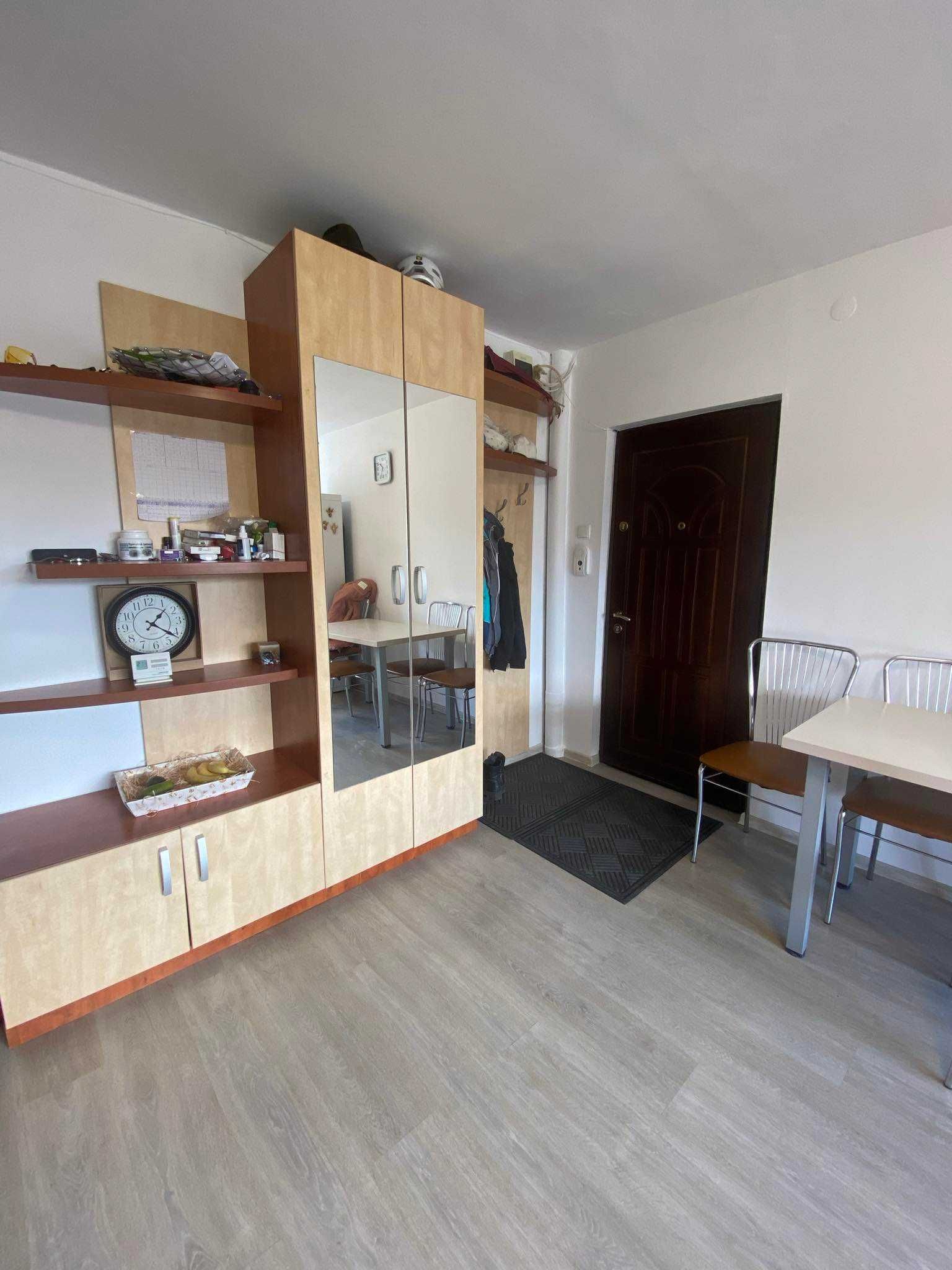Vand apartament 2 camere+living cu bucatarie 54 mp + garaj Baciu