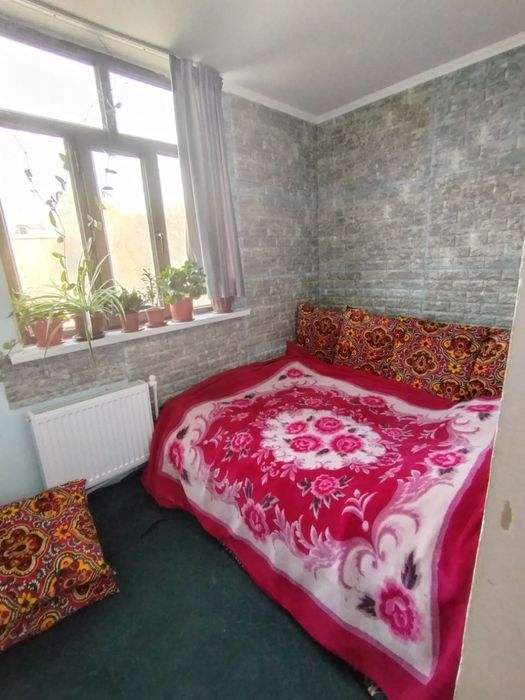 Bo'stonlik charvoqda dom kvartira sotiladi 1 xonali