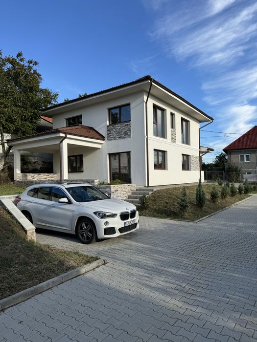 Casa individuala;193 mp desfasurati+ 2 parcari amenajate si curte