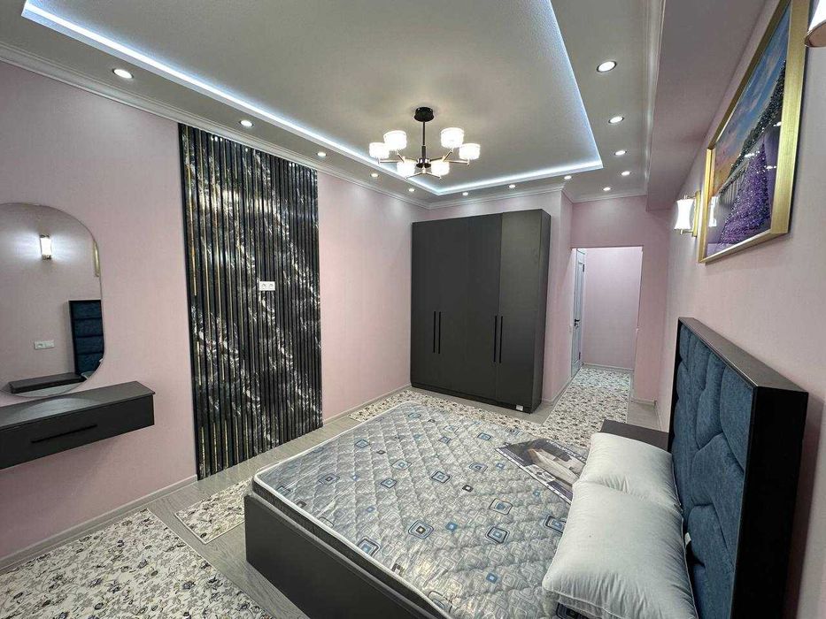 4х комнатная квартира на 3 этаже 1000кв/м,  в Самарканде